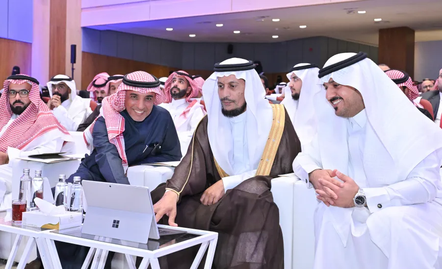 الكلية التطبيقية تُقيم لقاء الشراكات الإستراتيجية ومستقبل سوق العمل وتحتفي بتخريج الدفعة الأولى من دبلوم الإدارة لذوي الإعاقة -  حفل الكلية التطبيقية
