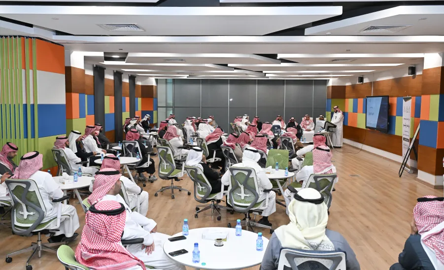 مركز الوثائق بالجامعة ينظّم ورشة عمل " أمن الوثائق " بالتعاون مع المركز الوطني للوثائق والمحفوظات -  .