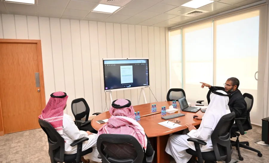 وكيل الجامعة للشؤون التعليمية يرأس الجلسة الأولى للجنة الدائمة للخطط والمناهج الدراسية -  الاجتماع الاول للجنة الخطط 
