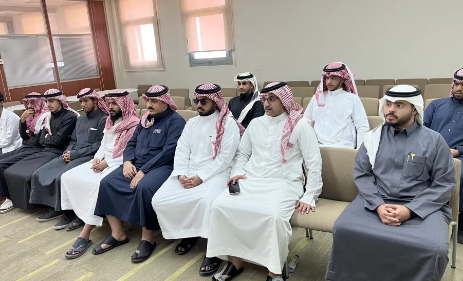 وحدة شؤون الخريجين بكلية العلوم ( شطر الطلاب ) تقيم لقاءً بالطلاب المتوقع تخرجهم -  وحدة شؤون الخريجين بكلية العلوم شطر الطلاب تقيم لقاءً بالطلاب المتوقع تخرجهم