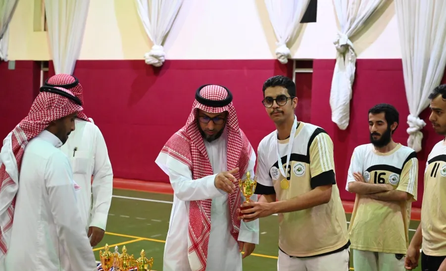 College of Dentistry organizes football tournament  -  شعار