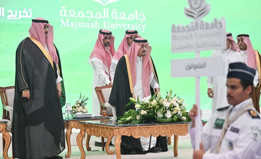 برعاية سمو أمير الرياض : الجامعة تحتفل بتخريج الدفعة السابعة عشر -  برعاية سمو أمير الرياض : جامعة المجمعة تحتفل بتخريج الدفعة السابعة عشرة من طلابها .