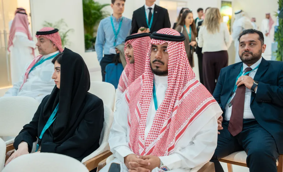 سيفال السعودية يمثل الجامعة في المنتدى الحضري ( WUF13 ) -  سيفال السعودية يمثل جامعة المجمعة في المنتدى الحضري WUF13
