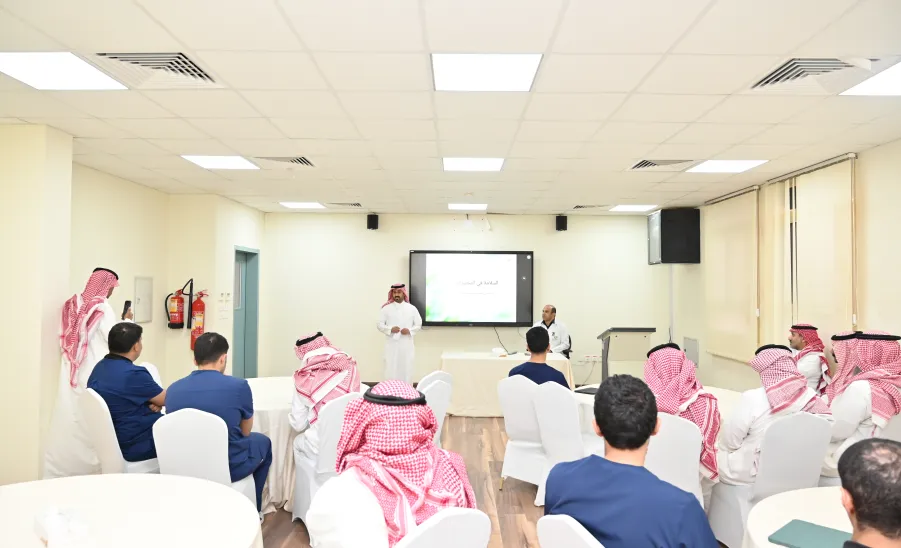 ندوة توعوية صحية بعنوان : الصحة العامة في المعامل والمختبرات -  ندوة توعوية صحية بعنوان «الصحة العامة في المعامل والمختبرات»