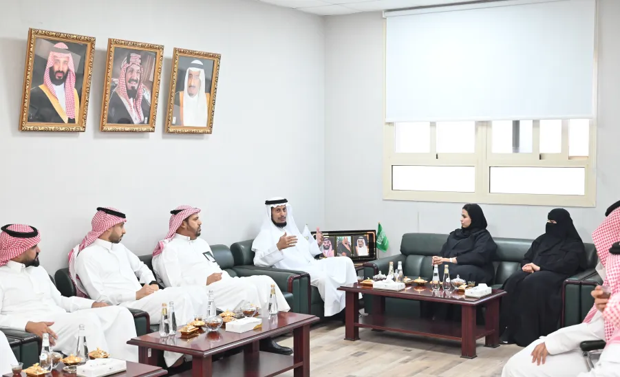  كلية التمريض تنظم لقاءً مع طلاب وطالبات برنامج التجسير -  لقاء وكيل الجامعة للشؤون التعليمية بطلاب وطالبات برنامج التجسير بكلية التمريض