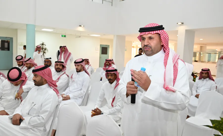  كلية التمريض تنظم لقاءً مع طلاب وطالبات برنامج التجسير -  لقاء وكيل الجامعة للشؤون التعليمية بطلاب وطالبات برنامج التجسير بكلية التمريض