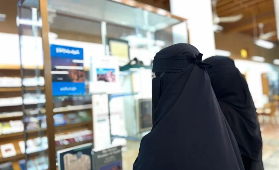 The College organizes a Visit to Al-Sudairi Cultural Center -  صورة