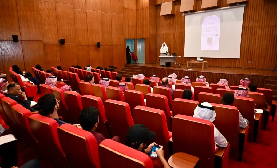 كلية العلوم الطبية التطبيقية تنظم ملتقى المتخرجين المهني  -  6