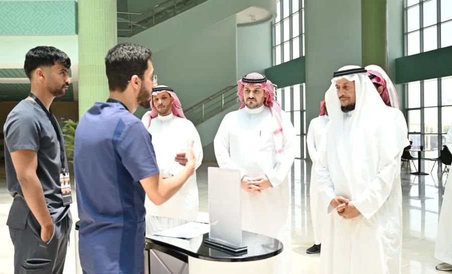 كلية العلوم الطبية التطبيقية تنظم ملتقى المتخرجين المهني  -  4