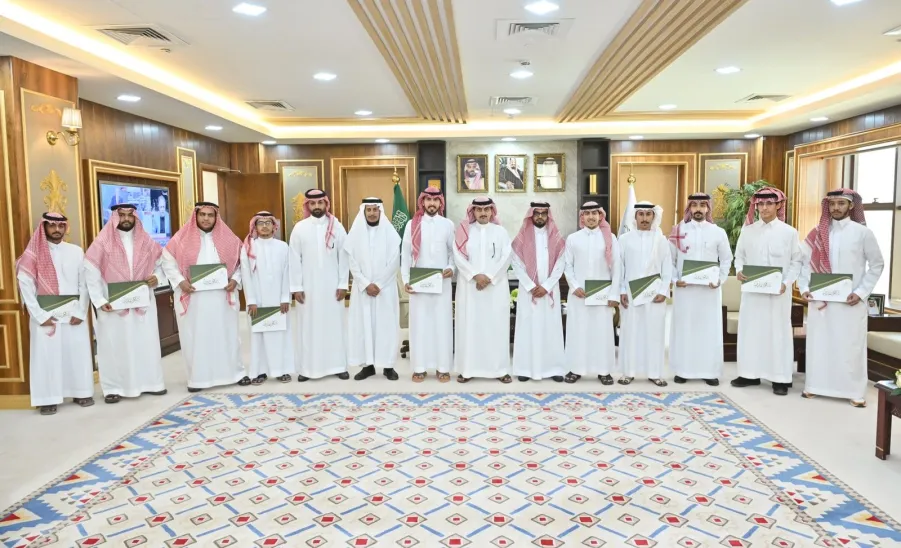 رئيس الجامعة يُكرّم الطلبة المبتكرين و المتميزين محليًا ودوليًا - 3