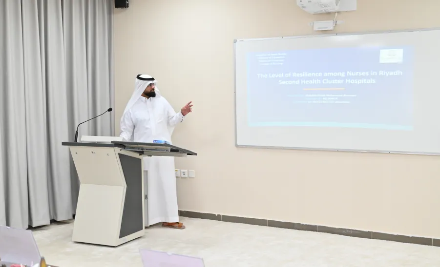 كلية التمريض تحتضن مناقشة رسائل الماجستير لتخصص العلوم في التمريض - كلية التمريض تحتضن مناقشة رسائل الماجستير في تخصص العلوم في التمريض (الإدارة والقيادة)