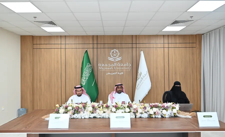 كلية التمريض تحتضن مناقشة رسائل الماجستير لتخصص العلوم في التمريض - كلية التمريض تحتضن مناقشة رسائل الماجستير في تخصص العلوم في التمريض (الإدارة والقيادة)