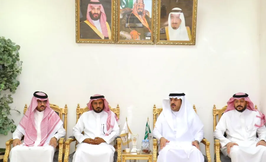 الكلية التطبيقية تقيم حفل ختام الأنشطة الطلابية للعام 1447هـ - تكريم 