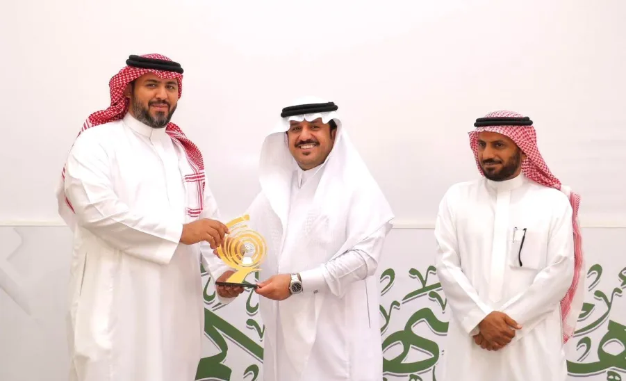 الكلية التطبيقية تقيم حفل ختام الأنشطة الطلابية للعام 1447هـ - تكريم 
