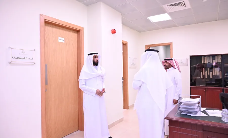 وكيل الجامعة للشؤون التعليمية يزور عمادة القبول والتسجيل - زيارة وكيل الجامعة للشؤون التعليمية إلى عمادة القبول والتسجيل