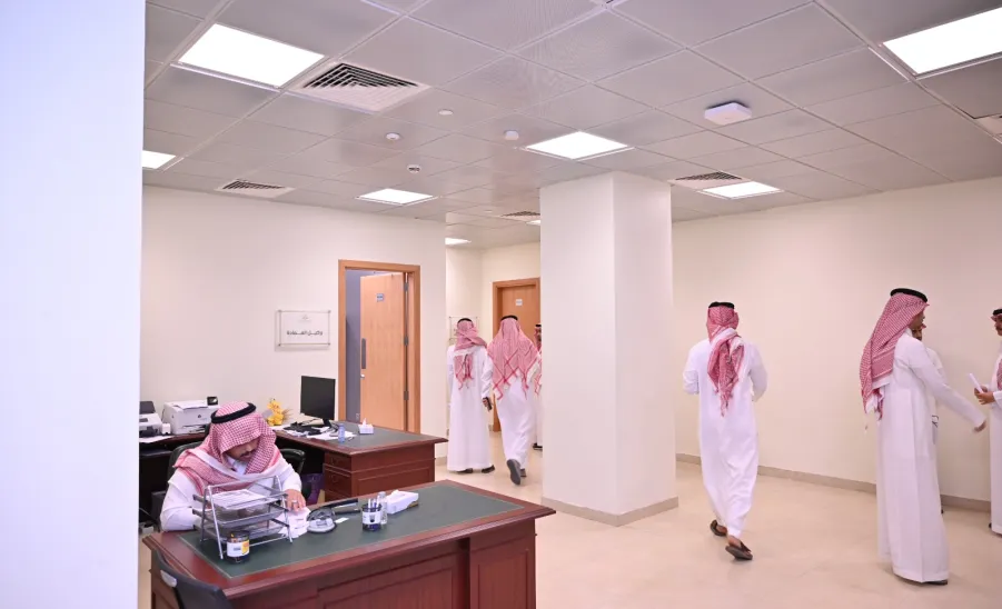 وكيل الجامعة للشؤون التعليمية يزور عمادة القبول والتسجيل - زيارة وكيل الجامعة للشؤون التعليمية إلى عمادة القبول والتسجيل