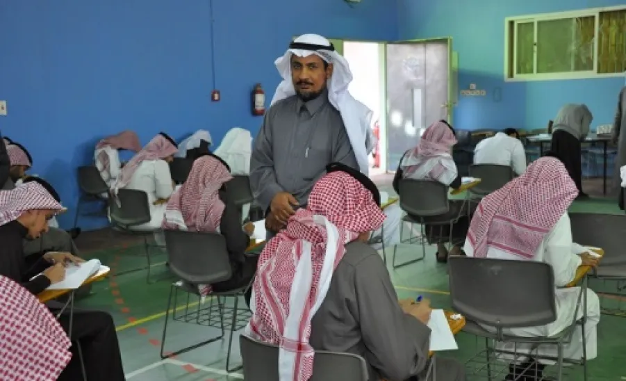 عميد كلية التربية بالمجمعة في جولة تفقدية لسير اختبارات الدبلوم التربوي - 