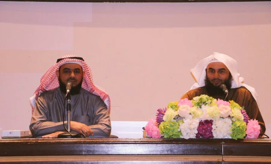 لقاء سعادة عميد الكلية ووكيل الشؤون التعليمية مع الطلاب المستجدين - 