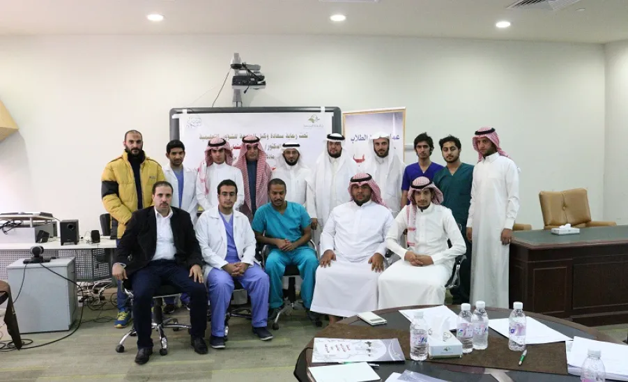 عمادة شؤون الطلاب تعقد برنامج الدائرة المستديرة في الوقاية من المخدرات - 