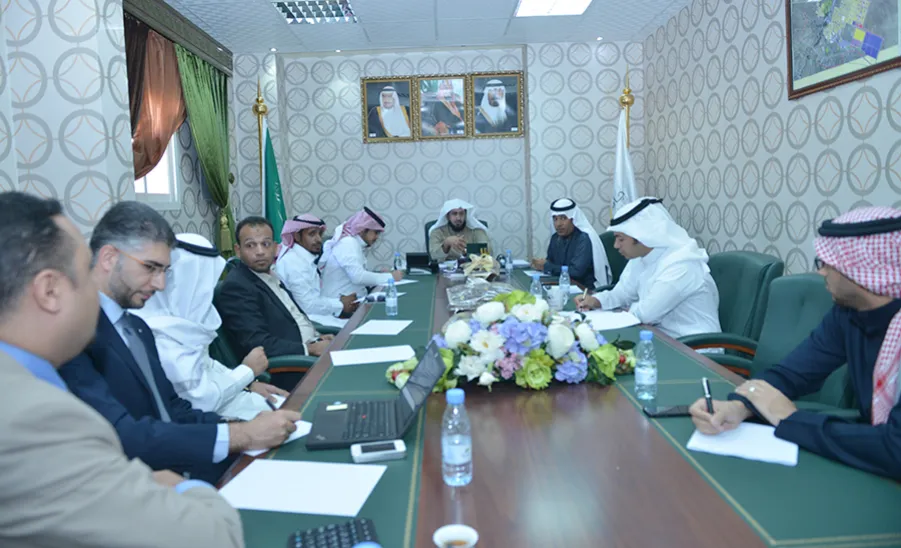 The University Rectirship Discusses the Agenda for Applying the Project of Occupational Safety and Health Management System at the University Laboratories and Getting (OHSAS18001) Certification -  