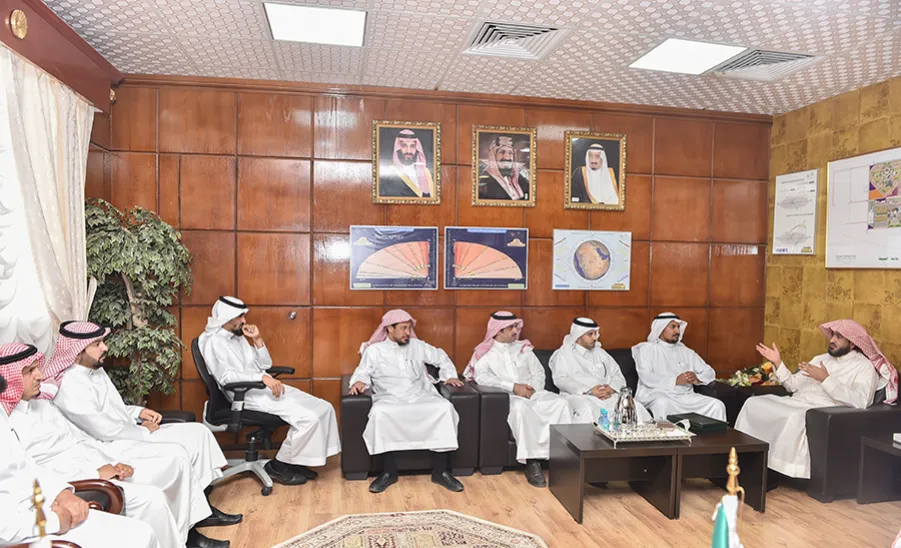 وكيل الجامعة يستقبل قيادات كلية التربية - 