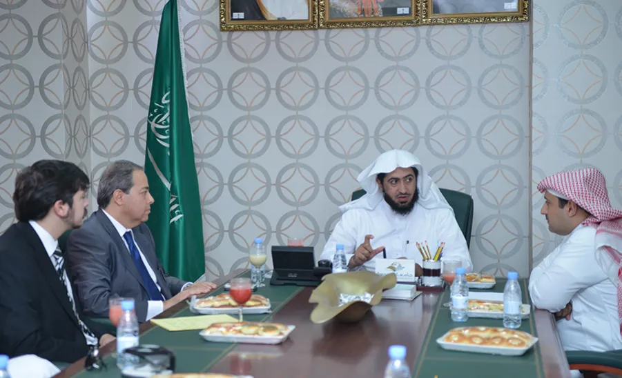 HE The Vice Rector Discusses with One of the Specialized Authorizations the Mechanism of the Environmental Monitoring for Laboratories at the University  -  