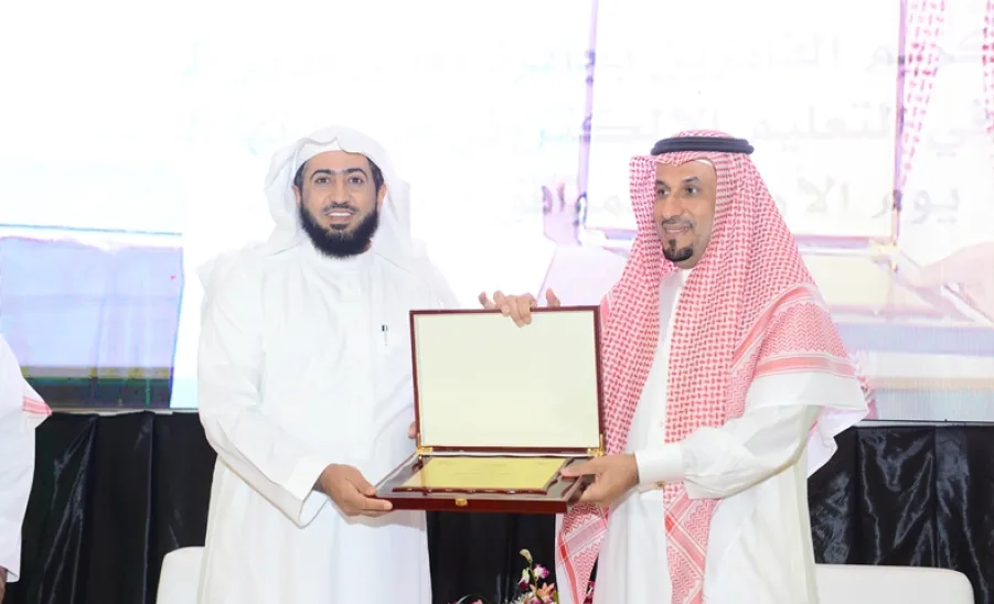 Rector Sponsors Electronic Teaching Award's Second session Ceremony  -  