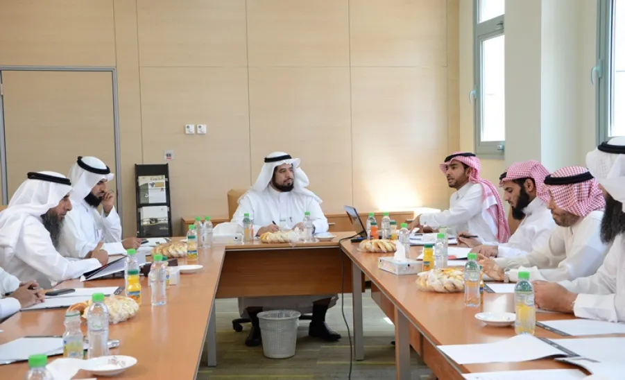 University Deputy discusses with the deans of colleges report evaluating the performance of colleges -  