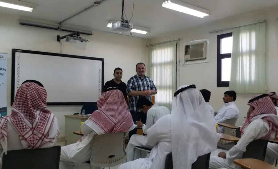 وحدة الانشطة الطلابية تقيم دورة بعنوان مهارات الاتصال - 