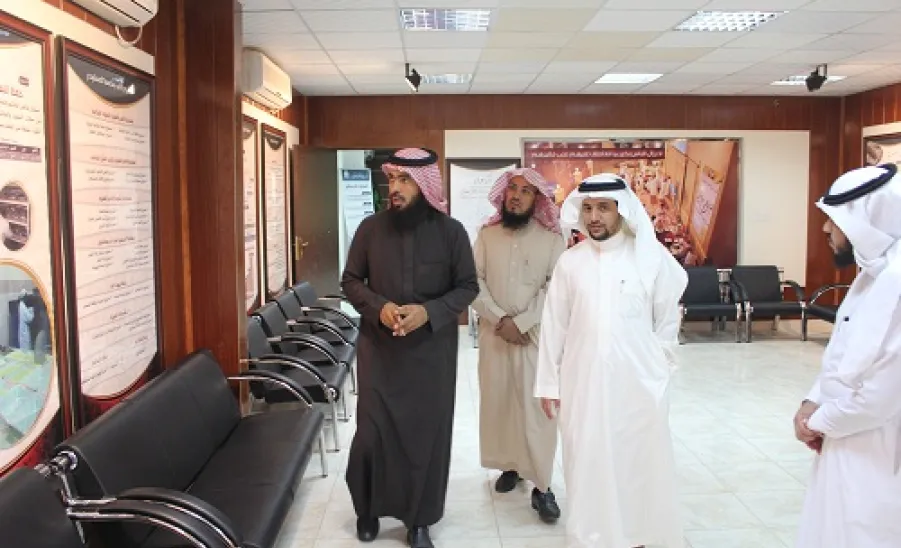 Vice Deanship Of Community Programs Pays A Visit To The Charity Warehouse In The Governorate -  
