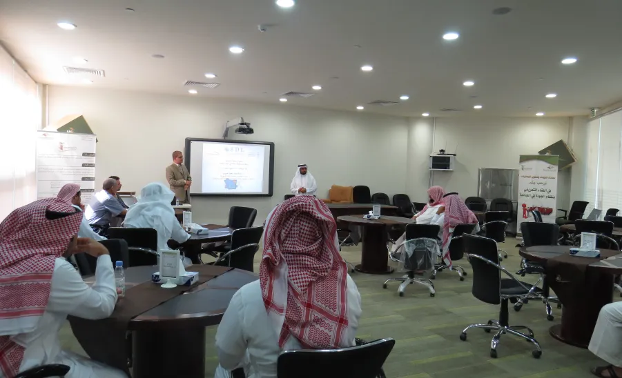 Deanship of Libraries Affairs Holds a Training Course for Teaching Staff and Students in Colleges Complex in Almajma'ah - 
