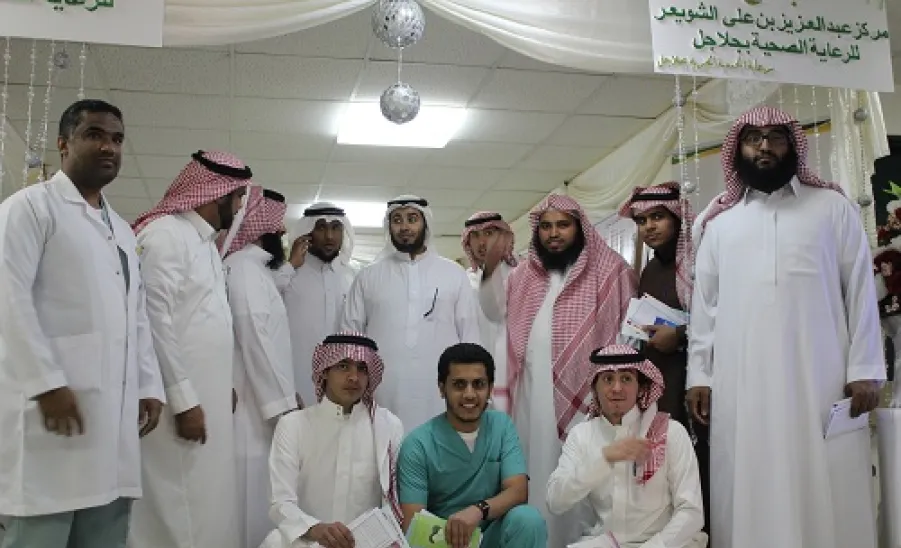 Deanship of Student Affairs Makes a Visit with University Students to Patients in Hospitals - 
