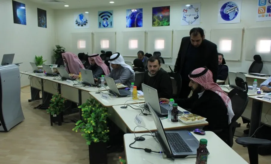 عمادة البحث العلمي تنظم ورشة تدريبية للتعريف ببرنامج ادارة المشاريع البحثية - 