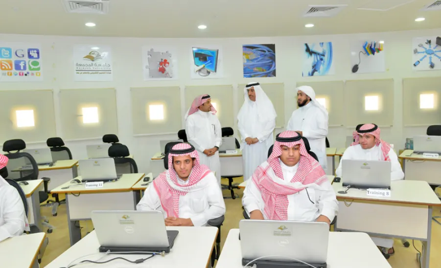 The Deanship is Honored by a Visit of the Vice Minister of Higher Education and the Rector -  