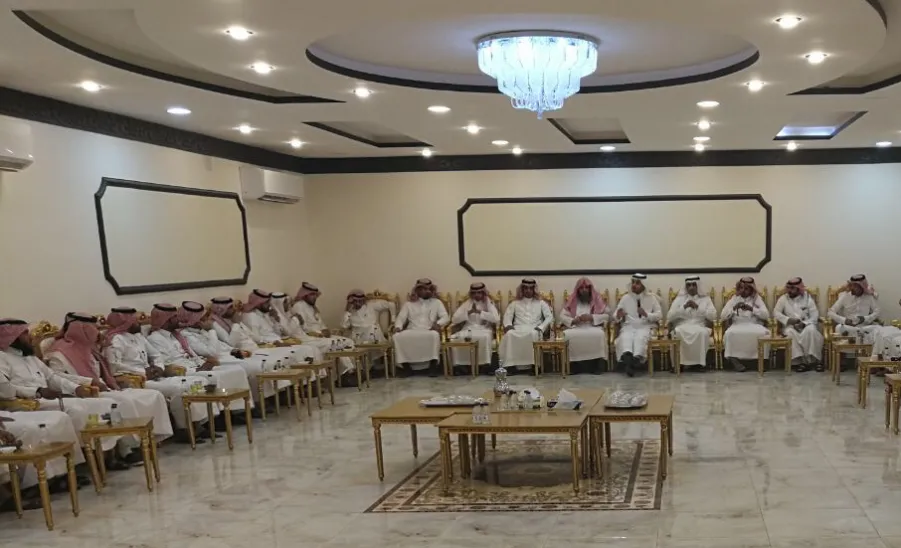 سعادة عميد كلية إدارة الأعمال في لقاء ودي اجتماعي مع طلبة الدراسات العليا -  