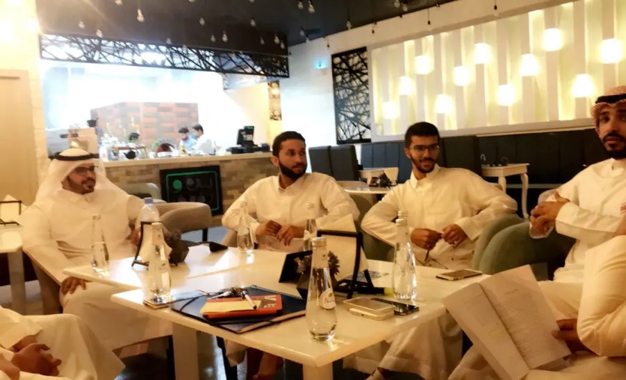 نادي القراءة يستهل برامجه بكتاب " أنا " للعقاد -  