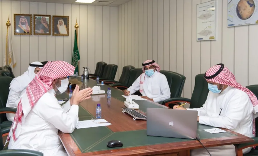 لجنة برامج الدراسات العليا تعقد إجتماعها وتتخذ عدد من الضوابط والمعايير لأعمالها -  