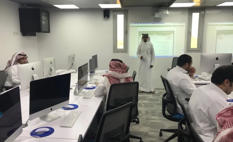 CCIS E-LEARNING UNIT holds a D2L Training Session - 