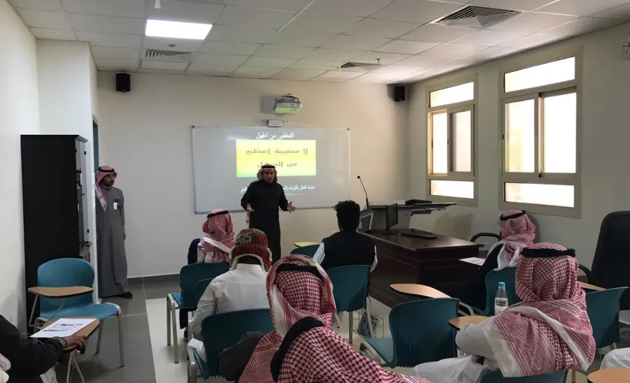        مركز التوجيه والإرشاد الطلابي يعزز مفهوم الصحة النفسية وعلاقتها بالتحصيل الدراسي   - 