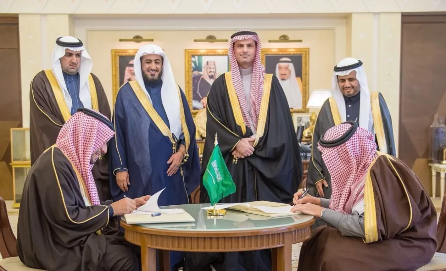  الجامعة ترعى كتاب موجز تاريخ الدولة السعودية وتوقع مذكرتي تفاهم - 