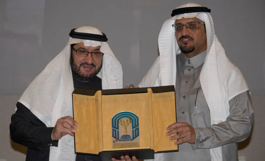 ممثلة بالإدارة العامة للمتابعة :  الجامعة تشارك بورقة عمل في الملتقى الأول لمسؤولي إدارات المتابعة في الجامعات السعودية -  
