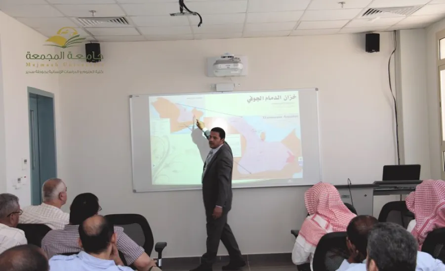 كلية العلوم والدراسات الإنسانية بحوطة سديرتقيم دورة تدريبية بعنوان: (طرق الكشف عن المياه الجوفية) - 