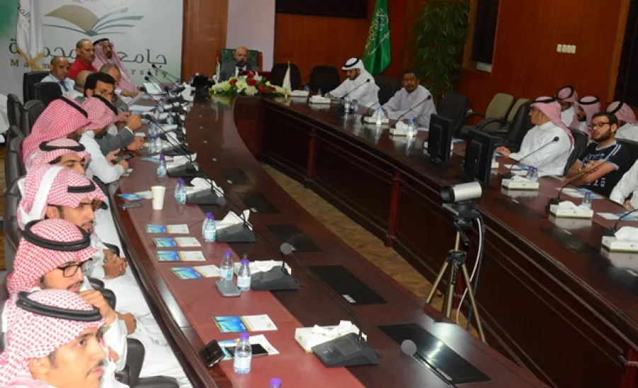 الجامعة بالتعاون مع الهيئة السعودية للمهندسين تقيم ندوة بعنوان ( التحليل والتصميم الإنشائي ببرمجيات ريزا ) - 