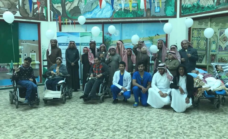 نادي المسؤولية الاجتماعية ينظم زيارةً إلى مركز التأهيل الشامل بالمجمعة - 
