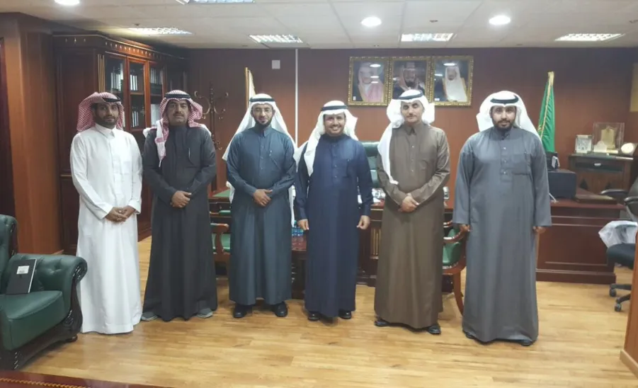 وكيل الجامعة للشؤون التعليمية يطلع على خطة عمل نادي أصدقاء نزاهة الجامعي - 
