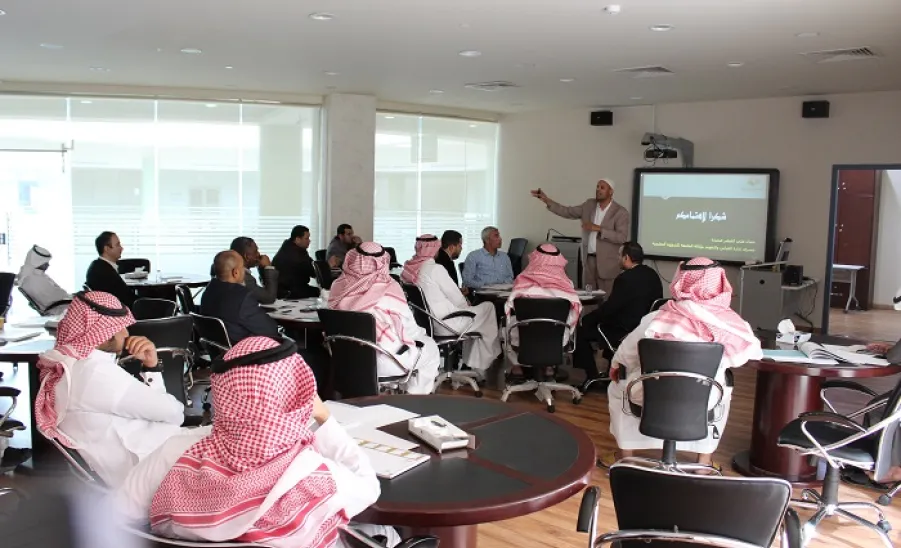 إدارة التخطيط الإستراتيجي تنظم ورشة عمل مؤشرات قياس الأداء للخطة الإستراتيجية الثانية - 