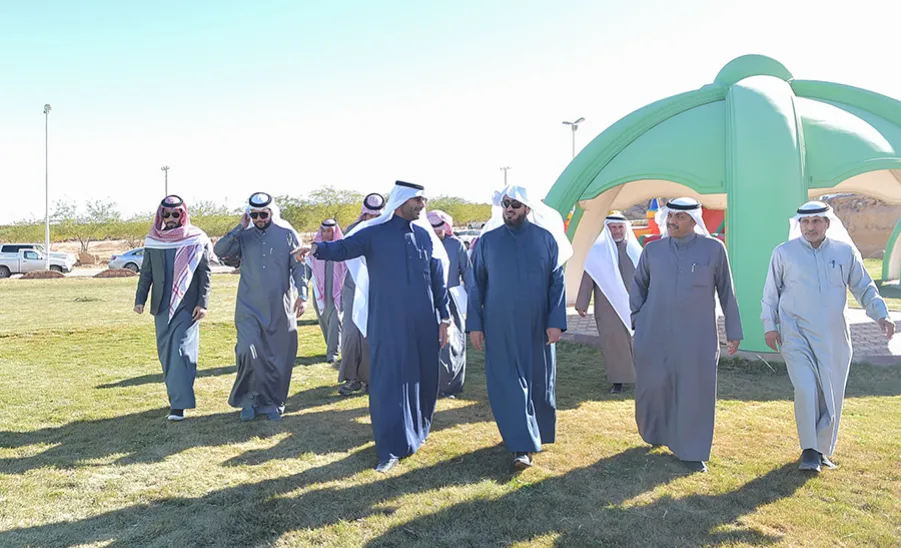 وكيل الجامعة يزور مشروع منتزه السد بالمجمعة - 