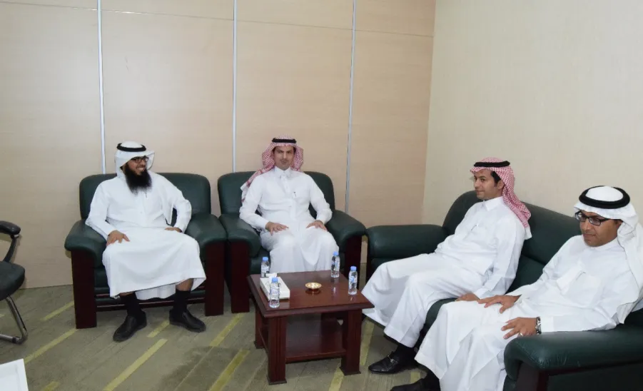 وكيل الجامعة للدراسات العليا والبحث العلمي في زيارة تفقدية لعمادة البحث العلمي -  