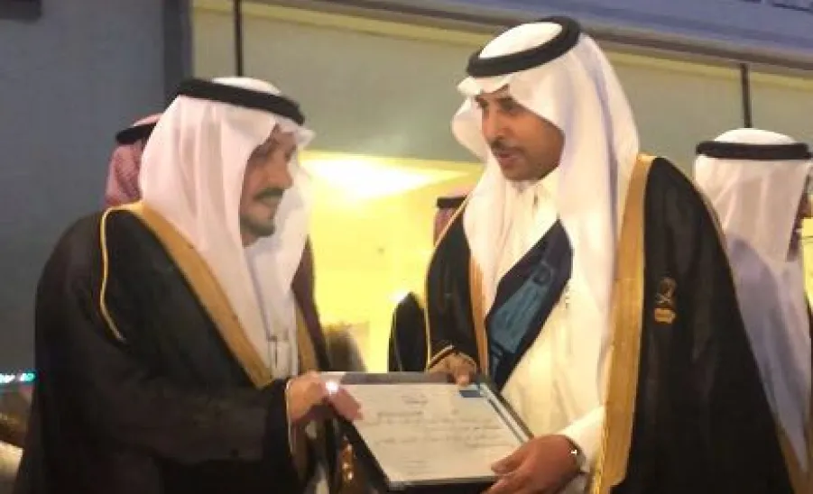 أمير منطقة الرياض يكرم الدكتور عصام المالكي لتفوقه في الدراسات العليا - 