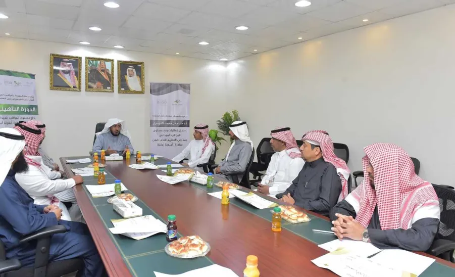 وكيل الجامعة يطلق فعاليات إعداد وتأهيل المراقبين الميدانيين بمدارس التعليم العام - 